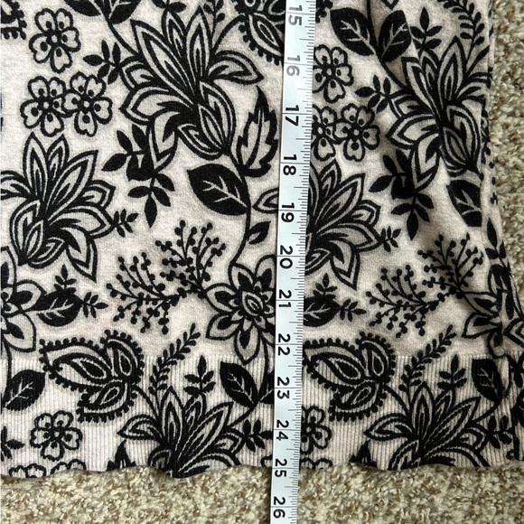 Loft Grey Black Paisley Soft Lightweight V-Neck Sweater Large - Picture 5 of 7